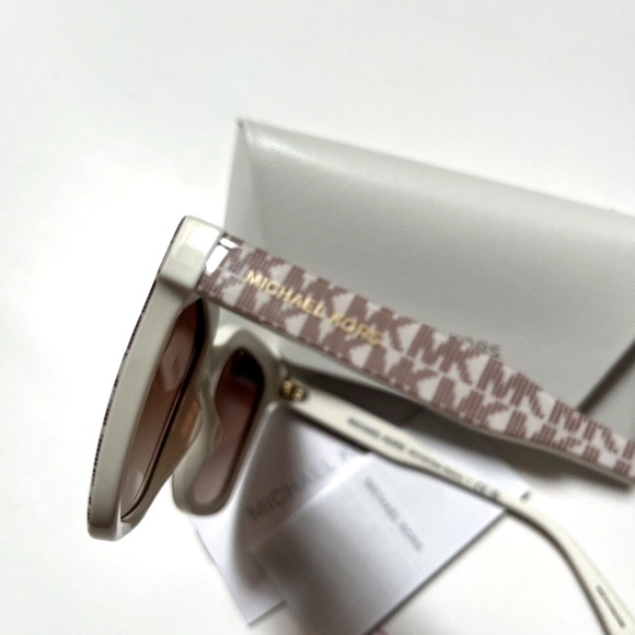New in Case Original Michael Kors San Marino Sunglasses MK2163 Signature Vanilla - Picture 9 of 10